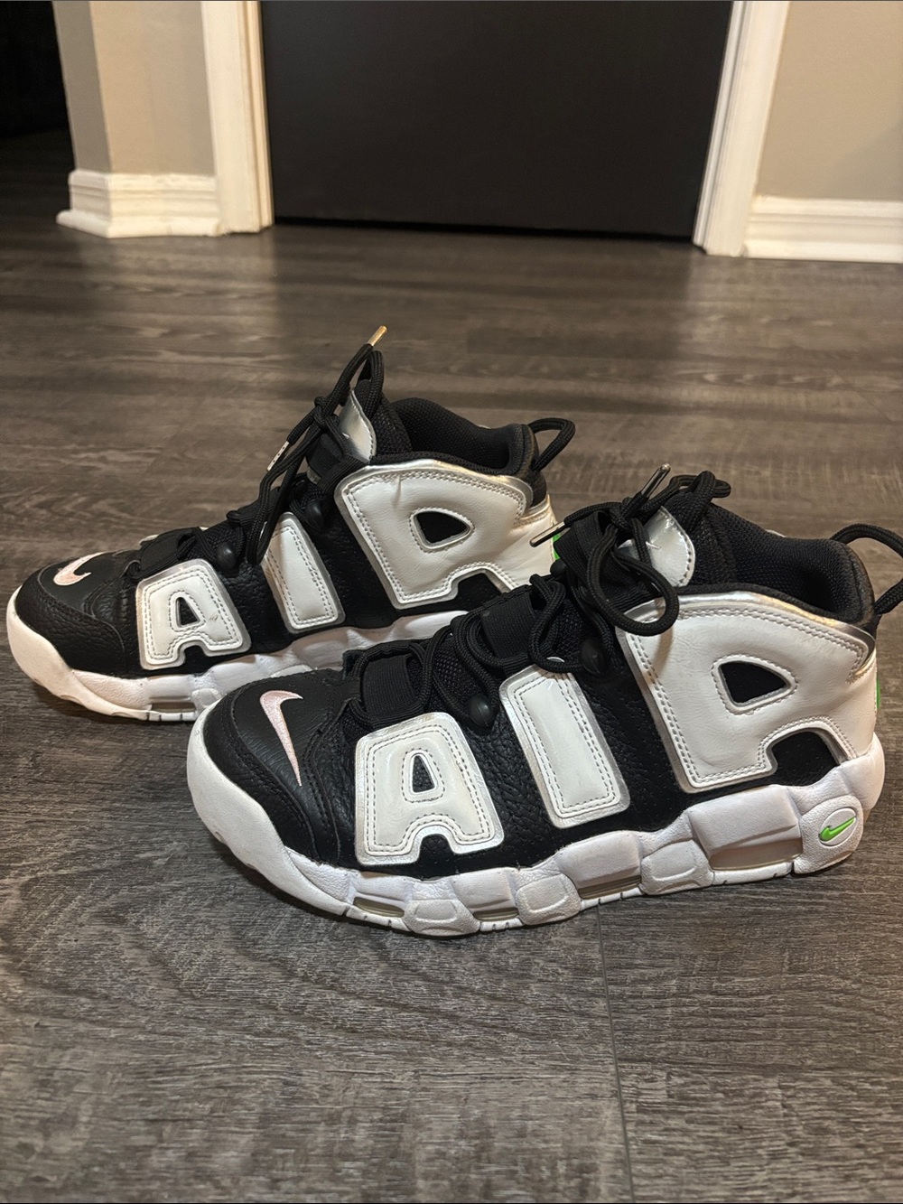 Nike Air More Uptempo women’s sneakers